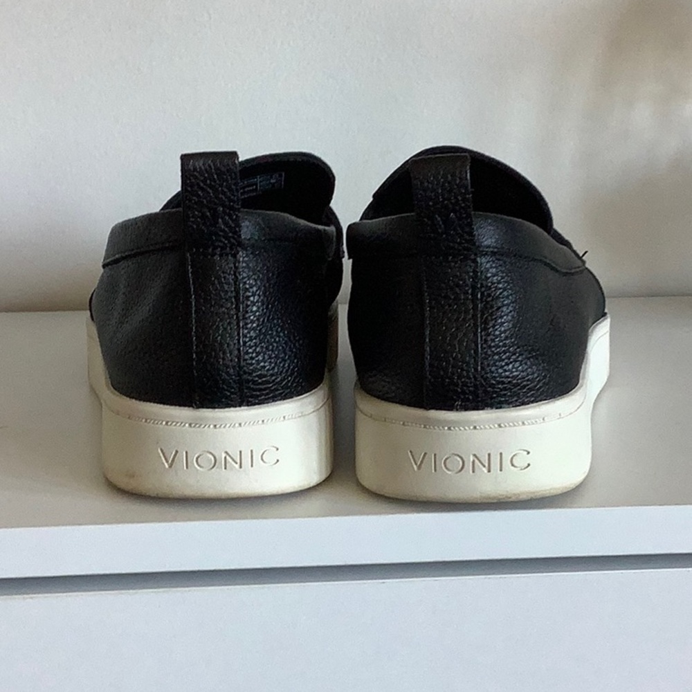Vionic Black Leather Women’s Loafers size 9.5 medium width - Picture 3 of 9